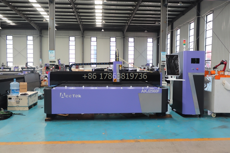 금속 AKJ2560F를 위한 6000 와트 섬유 레이저 - Industrial Laser Cutter 리뷰 및 가격