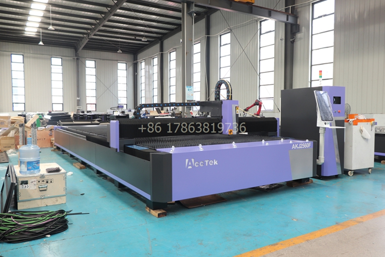 금속 AKJ2560F를 위한 6000 와트 섬유 레이저 - Industrial Laser Cutter 리뷰 및 가격